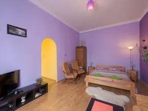 Queen Apartments - Image 4
