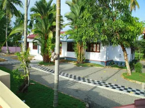 Abella Lakeview Homestay - Image 4