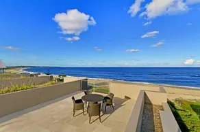 Nautilus Beachfront Apartment 12 - Image 1