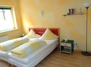 Hoyer Apartment - Image 2