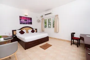 Shelter Beach Resort - Image 3