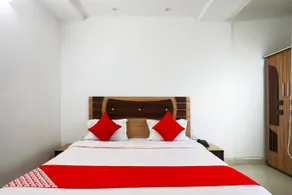 Hotel Lotus Palace - Image 4