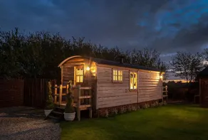 Ashwood Shepherd Hut - Image 4