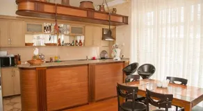 Family Hotel - Image 5