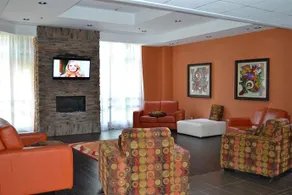 Emerald Crown Hotel - Image 5