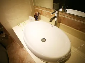 YI JIA BUSINESS EXPRESS HOTEL - Image 4