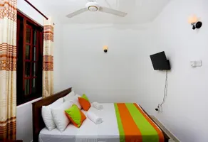 Citrus Cafe Inn - Image 5