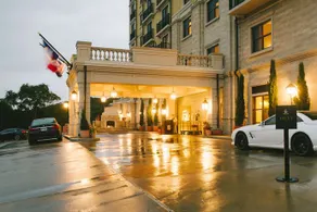 Granduca Austin Hotel - Image 2