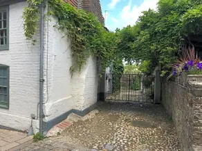 The Tea House - Image 4