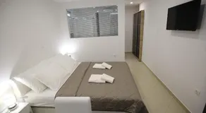 365 Rooms - Image 5