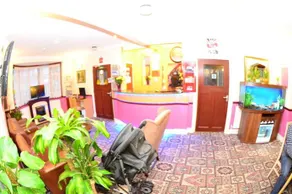 Heathrow Palace - Image 5
