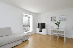 Edinburgh Seaside Apartment - Image 5