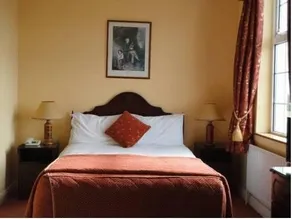 Alpine Guesthouse - Image 3