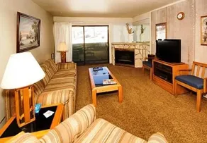 RedAwning Canyon Boulevard Apartment 2 - Image 3