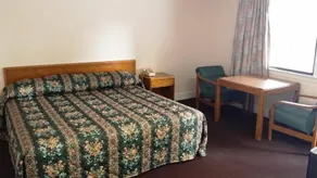 Economy Inn - Image 3