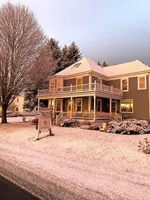 Toba's Bed & Breakfast - Image 4