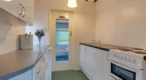 Castle View Apartment - Image 2