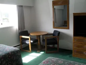 Maquinna Hotel - Image 5