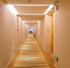 Yijin Business Hotel - Image 3