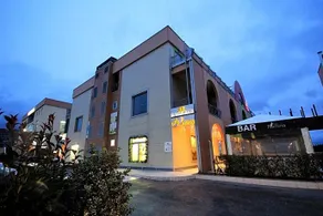 Irocchi Hotel - Image 4