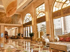 Kyle Caton Hotel - Image 4