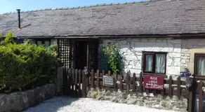 Hollybush Inn - Image 2