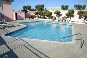 Inns of California Salinas - Image 4