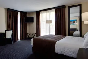 Encore Hotel - Image 3