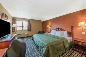 Econo Lodge - Image 2