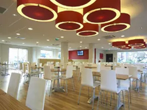 Travelodge Manchester Salford Quays - Image 3