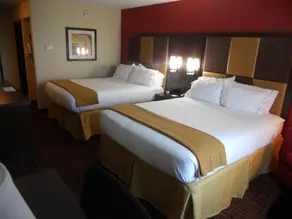 Holiday Inn Express & Suites Greensburg - Image 3