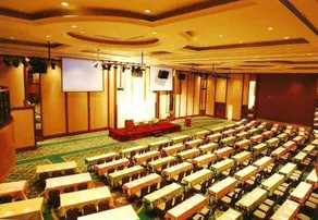 Goldcourse Hotel - Image 3