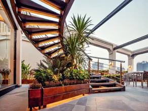The Litz Hotel & Suites - Image 2
