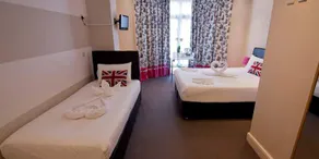 Mstay Russell Court Hotel - Image 5