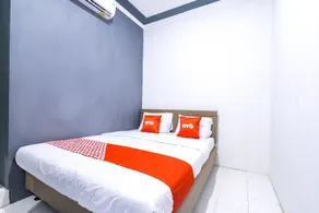 OYO 1421 Kasmaran Guest House Syariah - Image 4