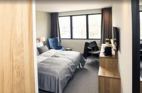 Hotel 6400 - Image 4