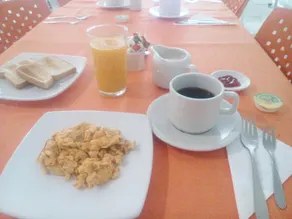 Hotel Cuarta Avenida - Image 4