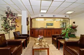 Americas Best Value Inn Louisville - Image 2