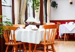 Clarke Cottage Guest House - Image 5