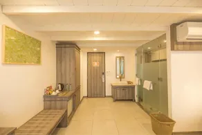 B2 Riverside Premier Hotel - Image 3