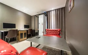Docking Hotel - Image 4