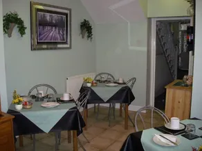 Elmswood Guest House - Image 3