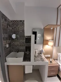 Elite Hotel - Image 3