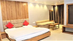 Beyond Stay Hotel Pachmarhi - Image 2