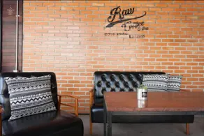 Raw Hostel - Image 5