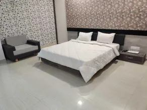 Hotel The Grand Takshak - Image 4