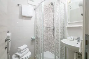 Hotel Pigalle - Image 3