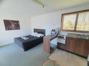 Ascot Motor Lodge - Image 2
