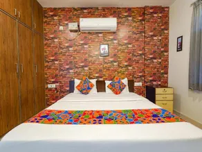 Kings Suites by Oyo - Image 5