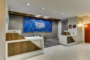 La Quinta Inn & Suites Ardmore Central - Image 5